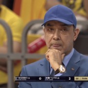  多特蒙德新帅首秀失利，球迷质疑战术调整能力  
