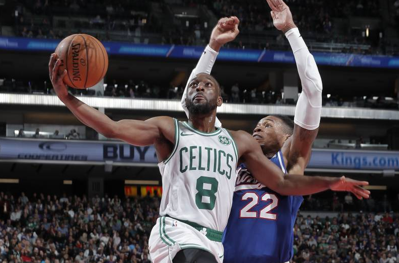 NBA凯尔特人加时争议三分绝杀雄鹿终结七连胜登顶引热议