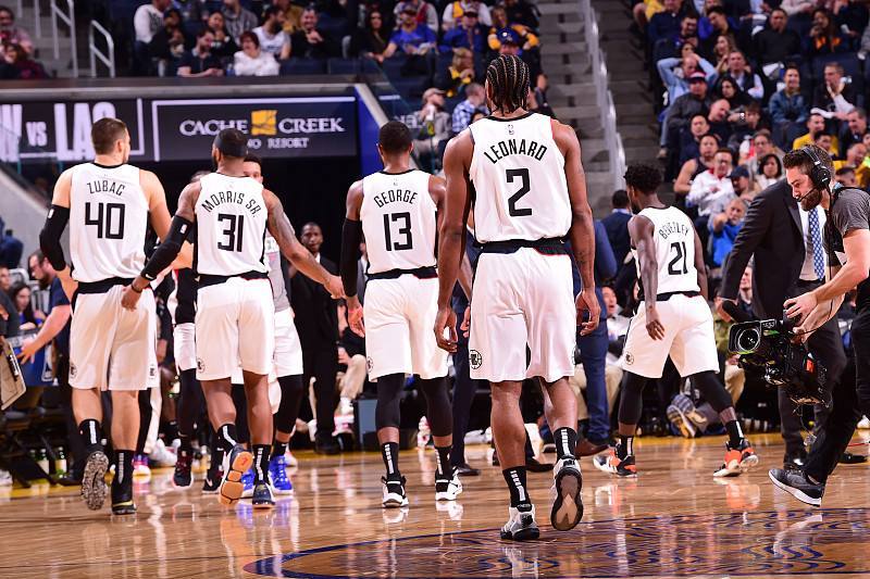 NBA雄鹿加时争议罚球绝杀凯尔特人终结六连胜登顶东部引热议